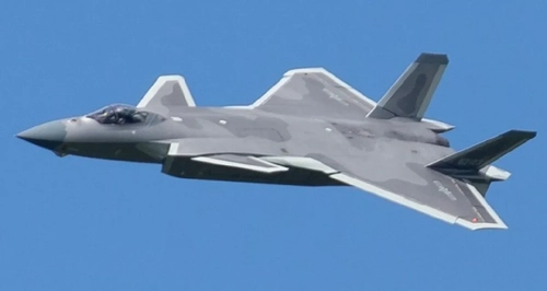 جنگنده J-20S چین قابلیت هدف‌گیری دقیق اهداف دریایی دارد