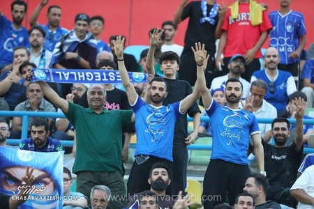 هواداران استقلال در ورزشگاه آزادی برای فدراسیون فوتبال خط و نشان کشیدند