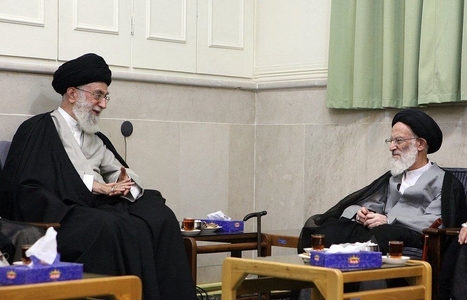تصاویر جدید از دیدار آیت‌الله شبیری زنجانی با رهبر شهید منتشر شد