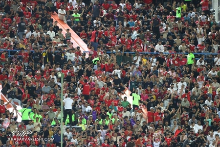 کنایه هواداران پرسپولیس به پنالتی استقلال؛ این فوتبال نیست سیرک است