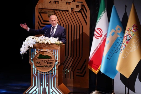 وقف جایزه مصطفی (ص) توسط پروفسور تونر برای حمایت از دانشمندان جوان