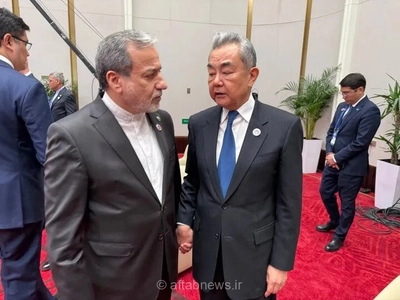 گفت‌وگوی عراقچی با وزیران خارجه چین و پاکستان در حاشیه اجلاس شانگهای