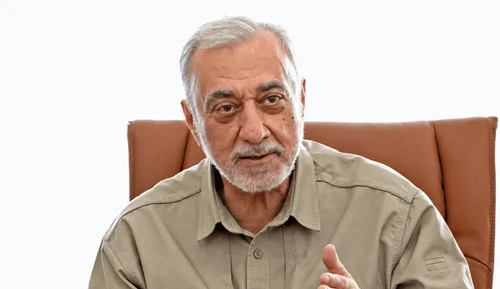 تاکید وزیر دفاع بر شتاب‌گیری در تولید موشک و پهپاد