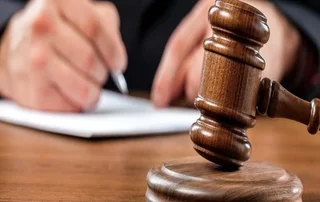 یک سال حبس و ۲ سال منع فعالیت برای صادق زیباکلام