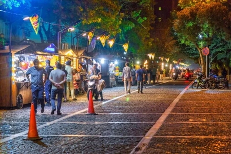 بحث درباره «دور دور پیاده‌ها» در تهران/ جامعه‌شناس: خیابان را از جوانان نگیرید