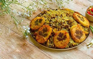 طرز تهیه پلو شوشتری: یک غذای اصیل و خوش‌عطر ایرانی