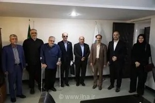 تجلیل معاون صدا از حمید بهمنی؛ برنامه‌ساز روشندل و ایثارگر رادیو ورزش به عنوان الگوی تعهد رسانه‌ای