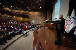 انتقال یافته‌های پایان‌نامه‌ها به حل مسائل کشور: تاکید وزیر میراث‌فرهنگی
