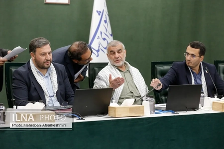افزایش جلسات قانون‌گذاری و ترمیم حقوق کارکنان و نیروهای مسلح؛ تذکرات نمایندگان مجلس