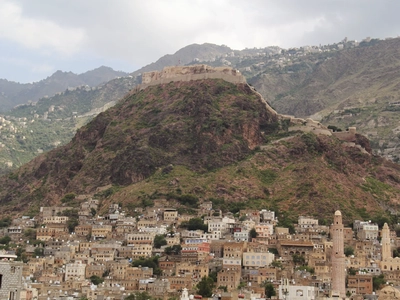حمله موشکی حوثی‌ها به کاخ ریاست جمهوری یمن در عدن