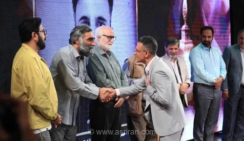 اعطای نشان ملی پارسی‌جان به مؤسس گنجور