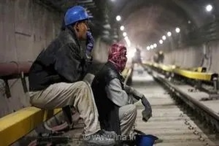 از درمان پولی تا حقوق ناچیز بازنشستگی/ آیا چرخ اقتصاد سیاسی به نفع کارگران می‌چرخد؟