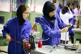 انتقاد فعال کارگری از مصوبه جدید دولت: واسطه‌گری در قراردادهای نیروهای شرکتی همچنان پابرجاست