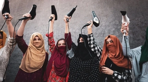 تصویری از زنان افغان برنده جایزه عکس صلح ۲۰۲۶ شد