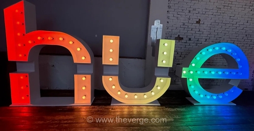 هوش مصنوعی فیلیپس Hue به شما امکان می‌دهد نحوه عملکرد چراغ‌های هوشمند خود را تعیین کنید