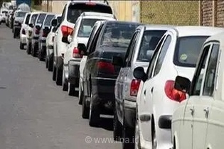 اتخاذ تمهیدات جدید برای کاهش صف‌های سوخت در استان یزد با افزایش سهمیه کارت‌های اضطراری