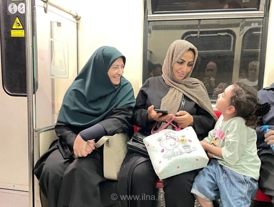 رئیس سازمان محیط زیست با مترو به جلسه رفت