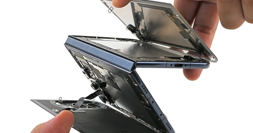 مدل‌های برخی از آیفون‌های دوگانه شکسته می‌شوند. جداسازی توسط iFixit ممکن است دلیل را توضیح دهد