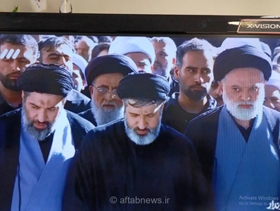 فیلم | حضور فرزندان رهبر شهید در مصلی تهران