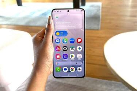 بررسی گلکسی S26 FE؛ نمایشگر عالی با مشکل قیمت