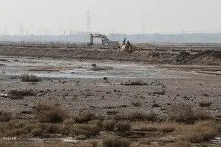 آغاز پاکسازی ۹۸ هکتار خاک آلوده در اهواز با پیگیری دستگاه قضایی