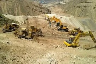 موانع اجرایی قطعه ۸ آزادراه شیراز-اصفهان با تصمیمات عملیاتی پیگیری می‌شود