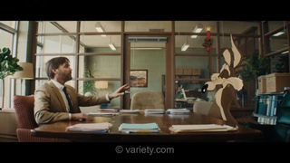 نقد فیلم «کایوت علیه آکمی»: کمدی دادگاهی که دنیای انیمیشن و واقعیت را ترکیب می‌کند