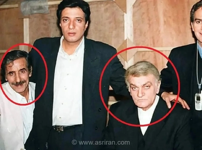 تصویری از فتحعلی اویسی و محمود بصیری در پشت صحنه سریال «قطار» سال ۵۴