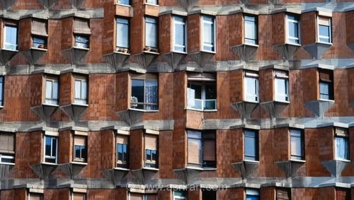 شاهکار معماری مدرن در بارسلونا؛ نگاهی به طراحی هندسی و ماندگار یکی از نمادهای مسکونی اسپانیا
