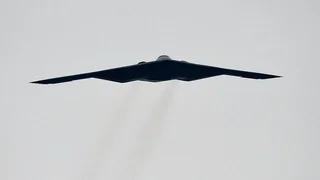 بازگشت ۸ بمب‌افکن B-۱ از پایگاه فیرفورد به آمریکا