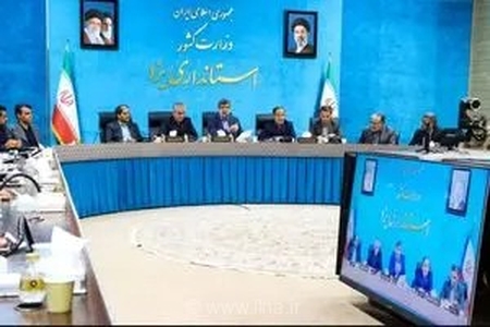استاندار یزد: بازنگری در اشتغال غیربومی‌ها و حفاظت از محیط زیست در اولویت