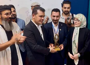 اهدای تندیس طلایی مانوین به شهر خلاق اردبیل با دستور معاون علمی رئیس جمهور