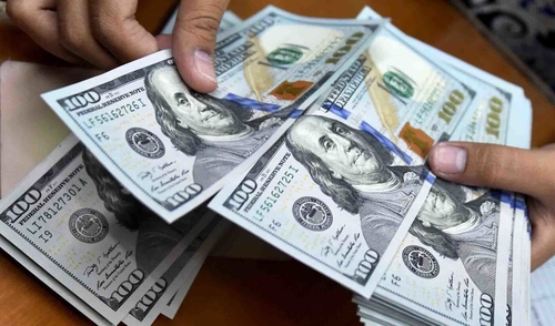افزایش قیمت دلار: آیا الان زمان خرید است؟