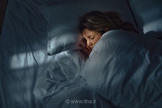 خواب در نور کم، خطر بیماری‌های قلبی را افزایش می‌دهد