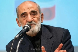 انتقاد کیهان از مواضع روحانی و خاتمی درباره جنگ؛ تکرار خواسته‌های آمریکا و اسرائیل؟