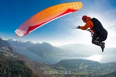 پیدا شدن پیکر بی‌جان یک پاراگلایدرسوار در اطراف قله دماوند