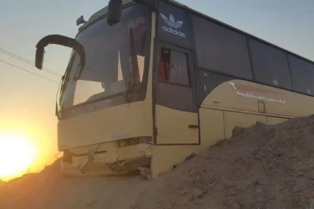 واژگونی اتوبوس در آزادشهر؛ انتقال مصدومان به شاهرود