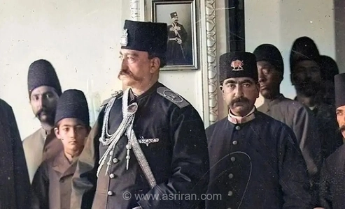 تصویری دیدنی از مراسم دامادی نوه ناصرالدین شاه در کنار عموهایش؛ قاب خاطره‌انگیز از دوران قاجار