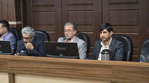 بررسی راهکارهای تسهیل تردد کامیون‌ها در مرز بازرگان در کمیسیون عمران مجلس