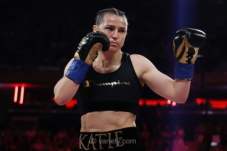 مسابقه خداحافظی: نحوه تماشای زنده آنلاین بوکس کتی تیلور در برابر فلورا پیلی