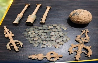 کشف سکه‌های باستانی اشکانی و اشیاء تاریخی در لرستان