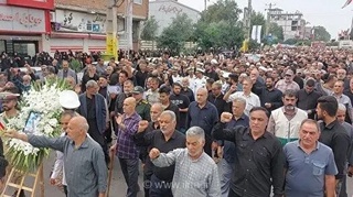 تشییع پیکر شهید خلبان حامد اکاتی در گلستان با حضور پرشور مردم