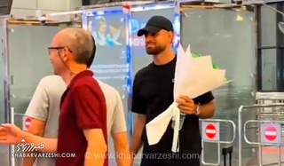 ویدیو؛ استقبال گرم عوامل باشگاه پاختاکور از مرتضی پورعلی‌گنجی در فرودگاه ازبکستان