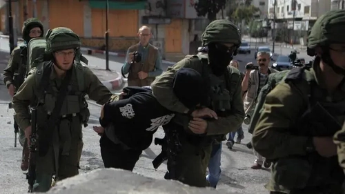 بازداشت ۴ فلسطینی از جمله یک پیرمرد و دخترش در کرانه باختری