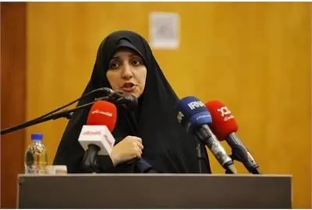 حضور پررنگ زنان در میدان‌ها: بیش از ۷۰ درصد حاضران زن هستند