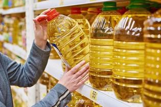 بدهی یک میلیارد یورویی دولت به کارخانجات روغن نباتی؛ فعالان صنعت خواستار تعیین تکلیف فوری مطالبات ارزی شدند