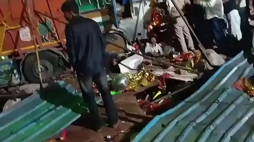 برخورد کامیون با زائران در هند؛ ۱۵ کشته و ۲۷ زخمی