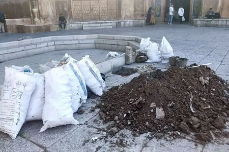 لایروبی کانال تاریخی مسجد امام(ره) اصفهان برای جلوگیری از آسیب‌های رطوبتی