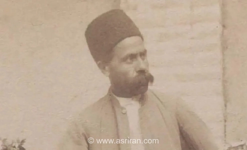 تصویر قدیمی از مرد قاجاری در کنار خانواده‌اش