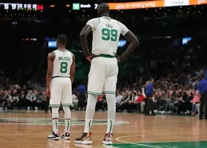 بازگشت غول ۲۲۹ سانتی‌متری به NBA؛ مصدومیت یک بازیکن راه را باز کرد